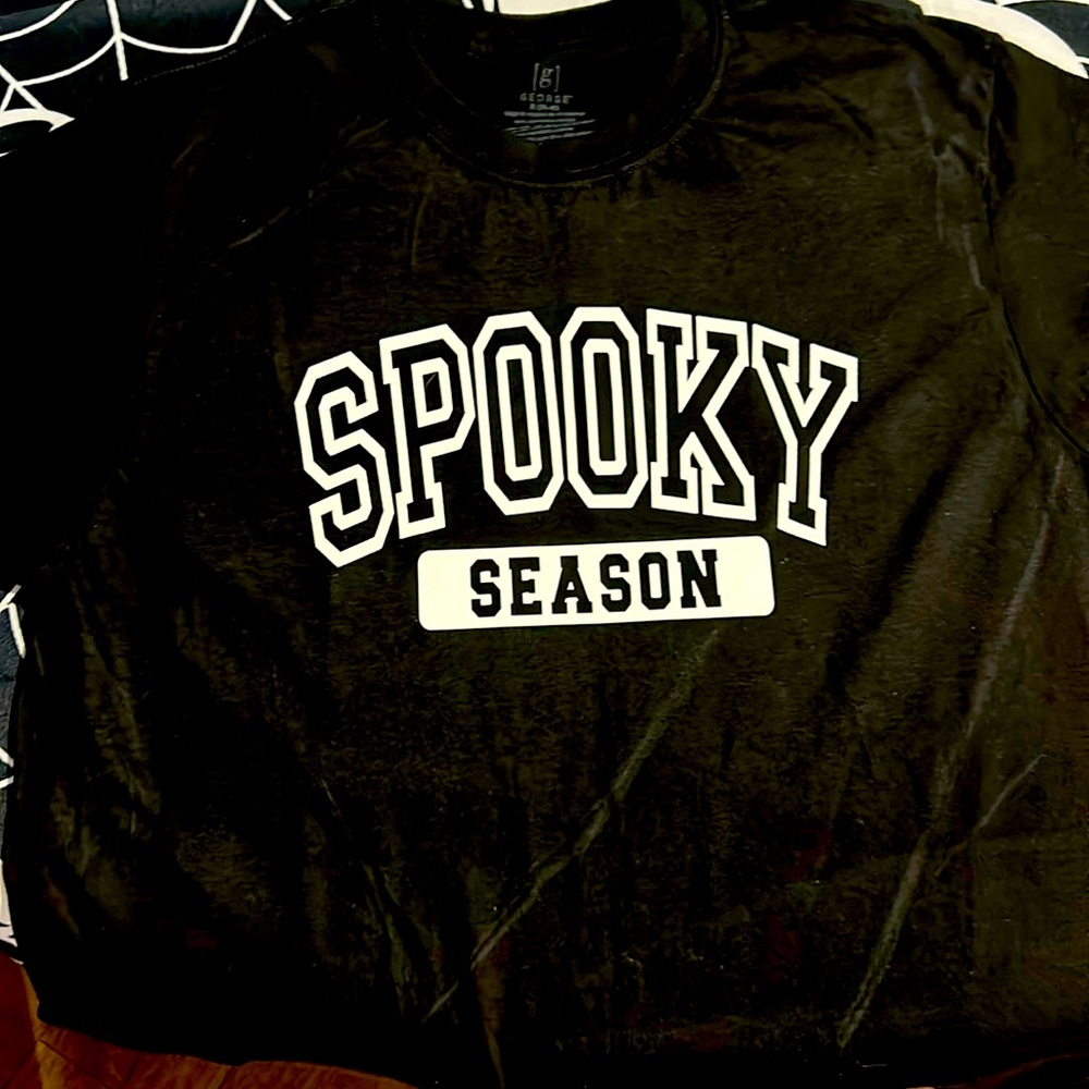 NIP SPOOKY SEASON TEE UNISEX BRAND NEW IN PACKAGE